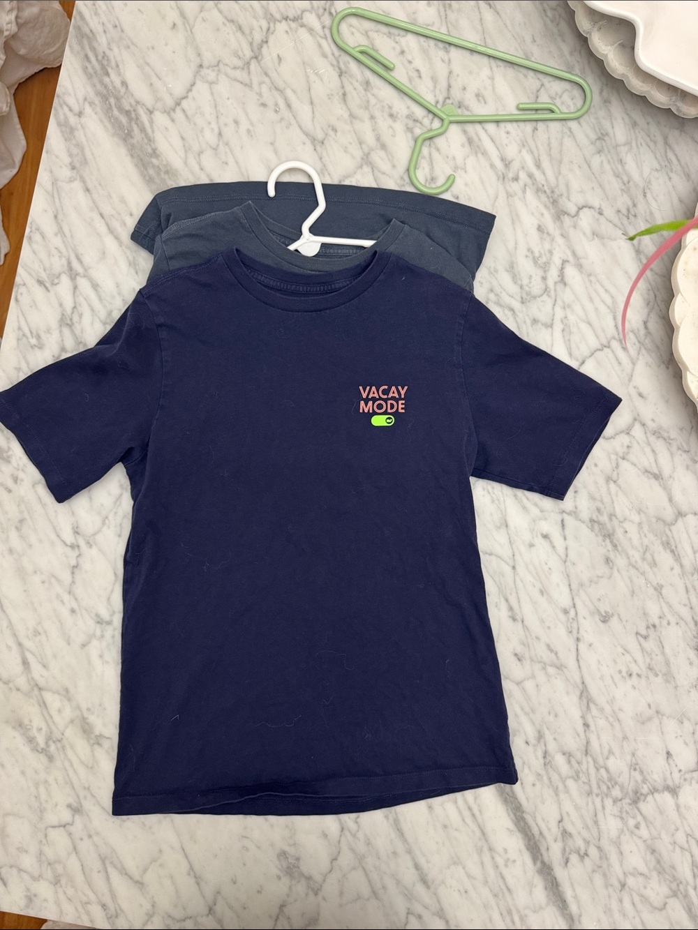 EUC Vineyard Vines Vacay Mode' SHORT SLEEVE T. Size 12-14